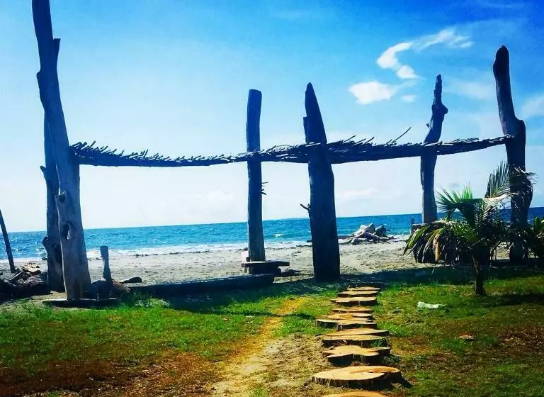 ペンション Criollo Beach Camp