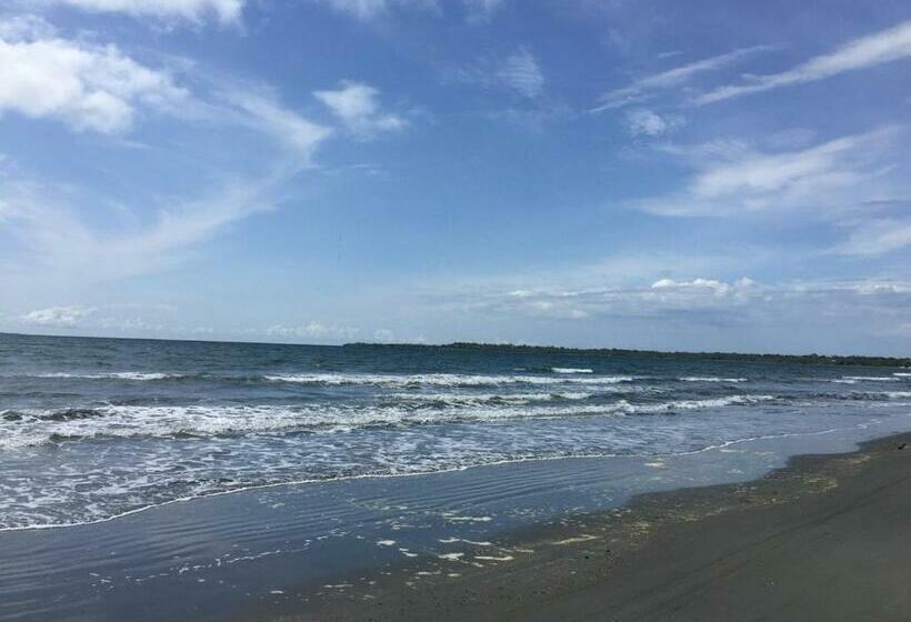 膳宿费 Criollo Beach Camp