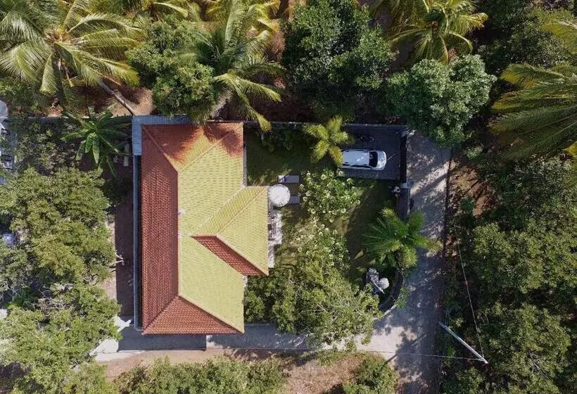 ペンション Gede House Tejakula