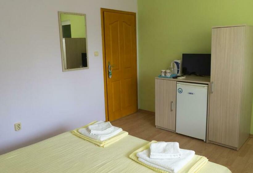 بنسيون Guest House Gardeli