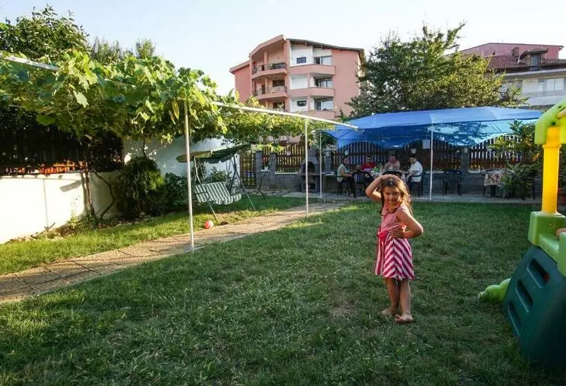پانسیون Guest House Gardeli