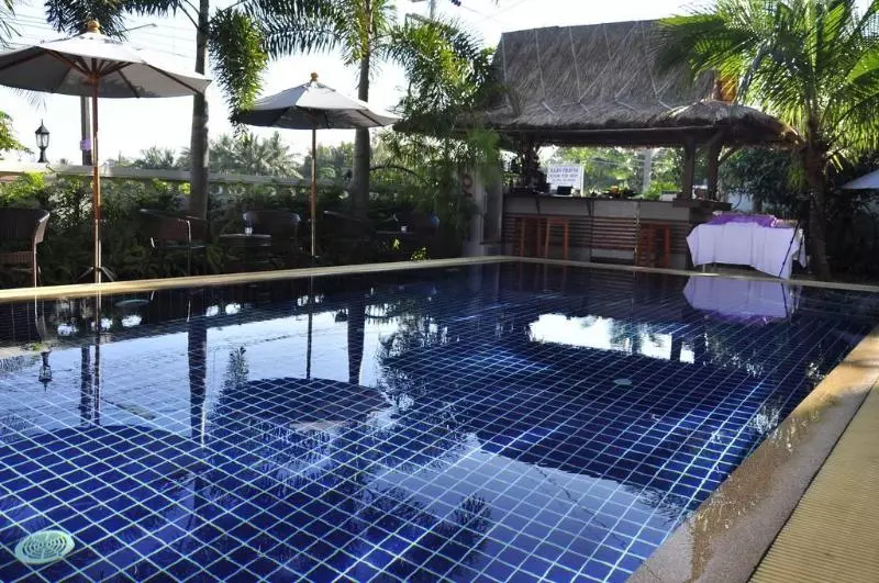 هتل Baan Chayna Lounge Resort