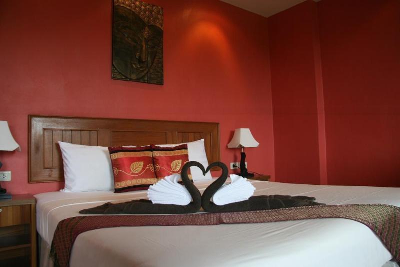 Отель Baan Chayna Lounge Resort