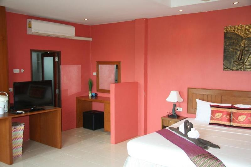 Отель Baan Chayna Lounge Resort