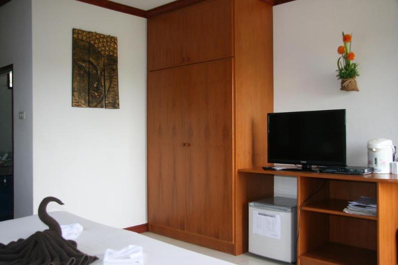 Отель Baan Chayna Lounge Resort