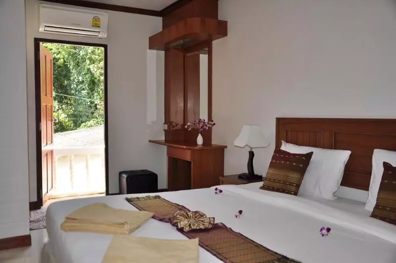 هتل Baan Chayna Lounge Resort