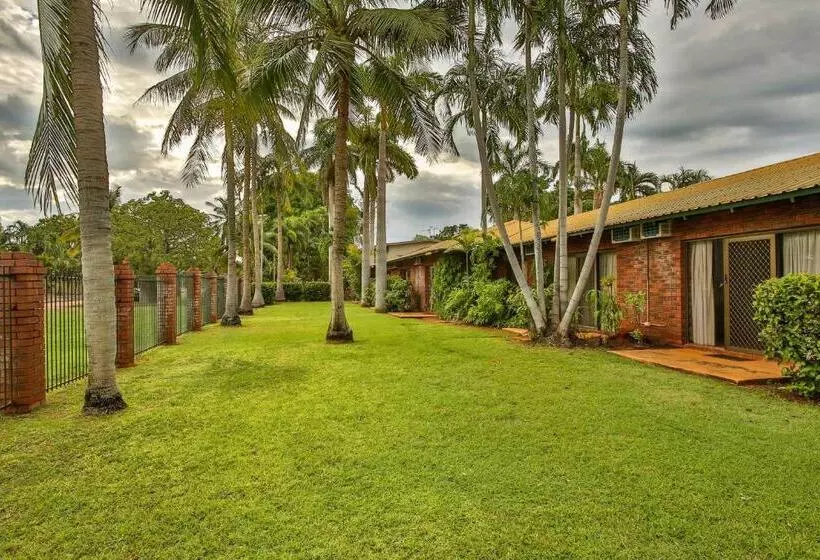 Отель Bayside Holiday Apartments