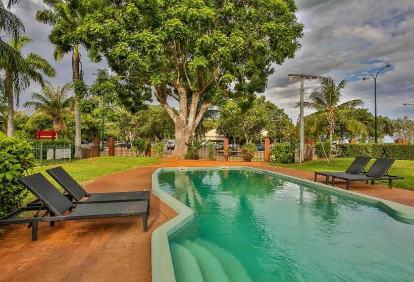 Отель Bayside Holiday Apartments