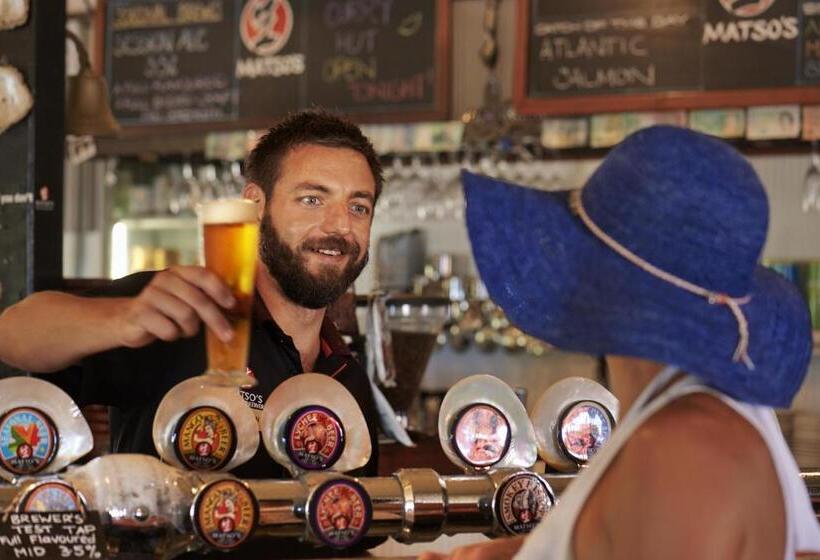 Отель Bayside Holiday Apartments