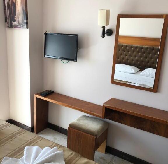 בית מלון כפרי Montana