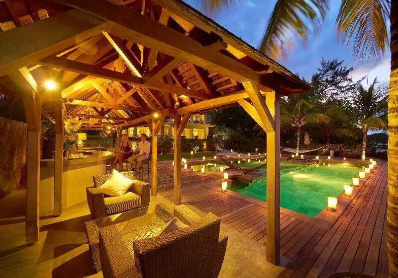 هتل Cape Point Seafront Exclusive Suites & Penthouses