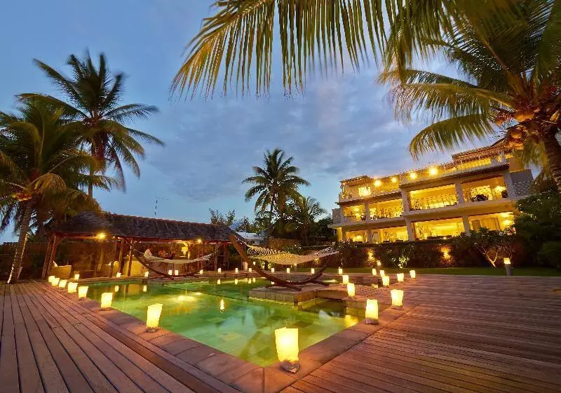 هتل Cape Point Seafront Exclusive Suites & Penthouses