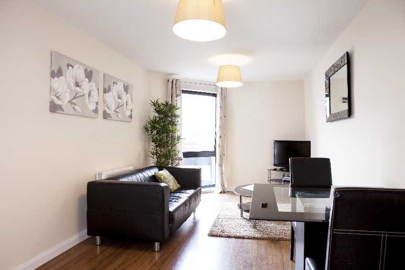 酒店 Cheltenham Plaza