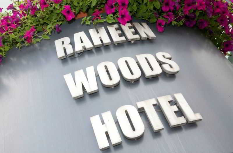 هتل Raheen Woods