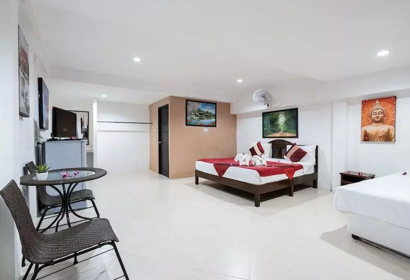 호텔 Rich Resort Beachside