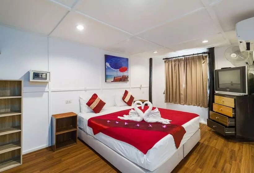 호텔 Rich Resort Beachside