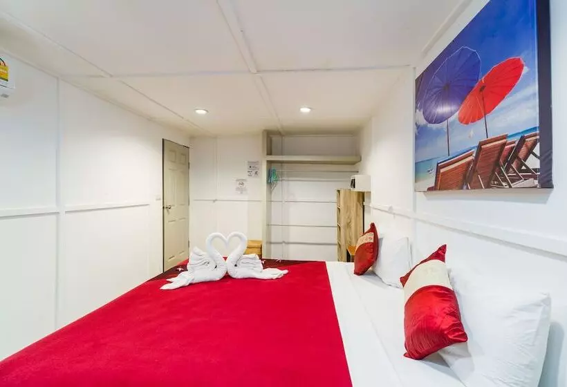 호텔 Rich Resort Beachside