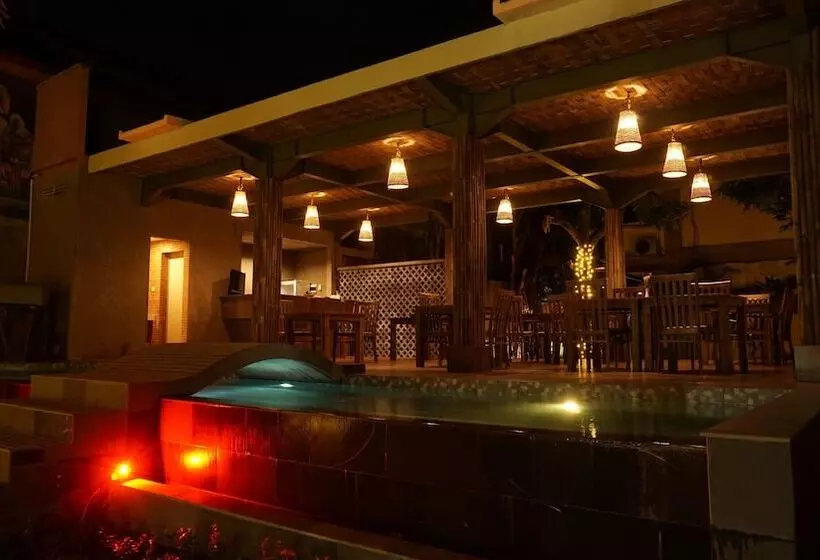 Hotel The Inn By Sunsethouse