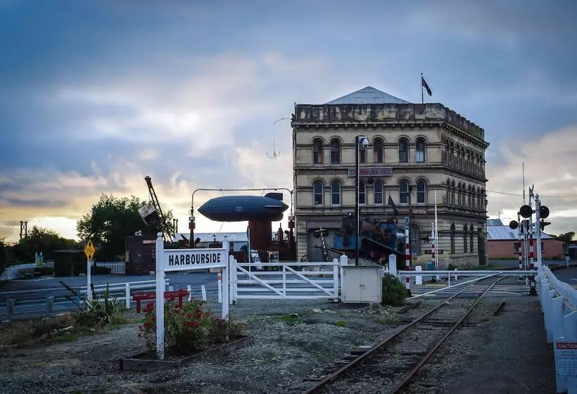 هتل The Mews Oamaru
