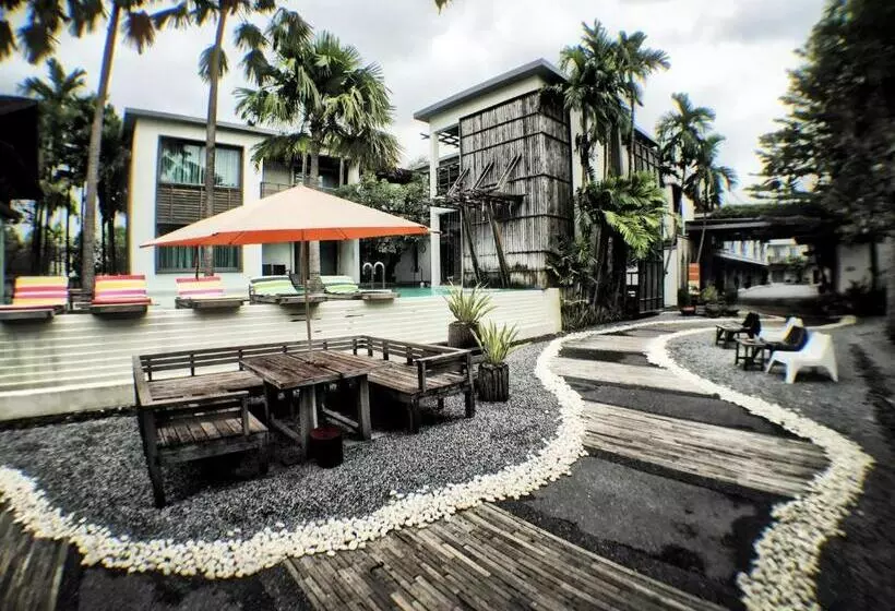 هتل Paragon Inn