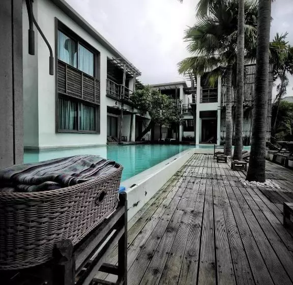 هتل Paragon Inn