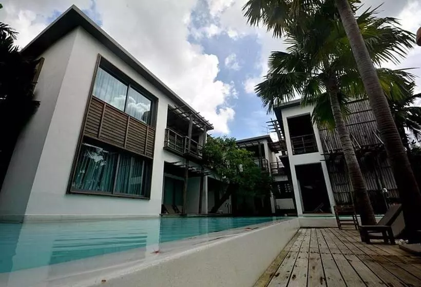 هتل Paragon Inn