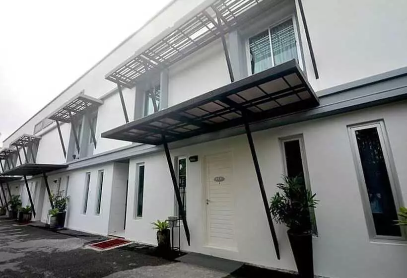 هتل Paragon Inn