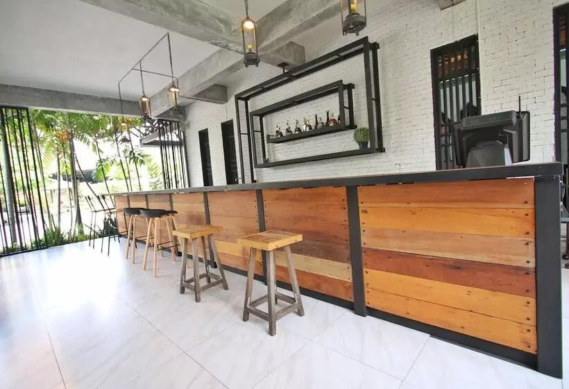 هتل Paragon Inn