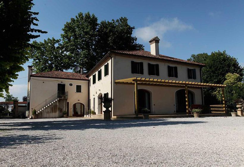 Venice Country Apartments