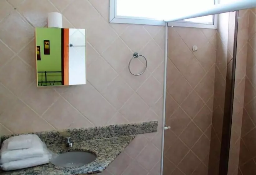 Retkeilymaja Pousada Requinte