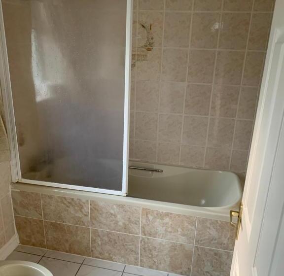 مبيت وإفطار Ceol Na Mara