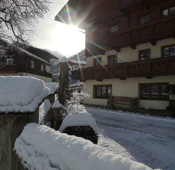 ホテル Bio Bauernhof Schweizerhof