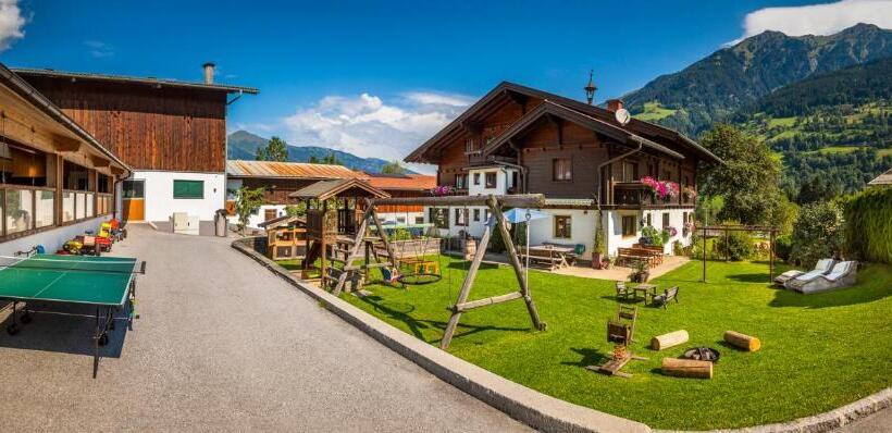 ホテル Bio Bauernhof Schweizerhof