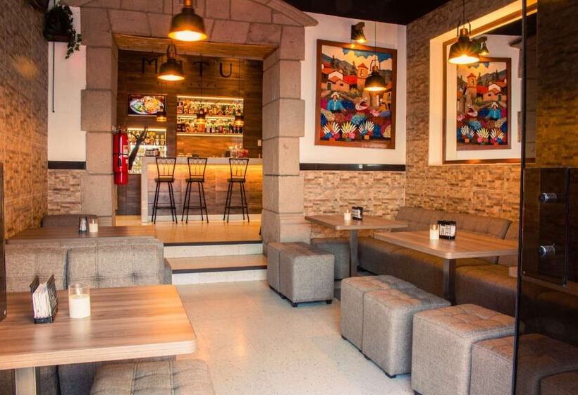 هتل El Portal Del Marques