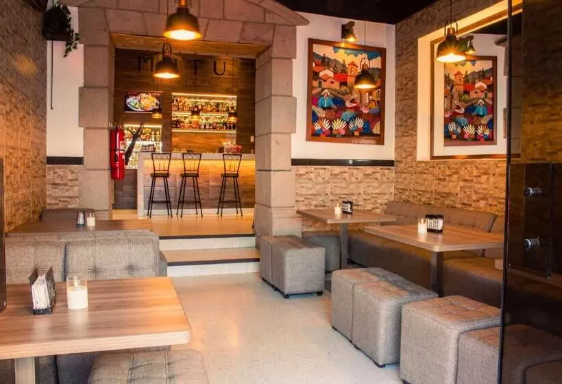 هتل El Portal Del Marques