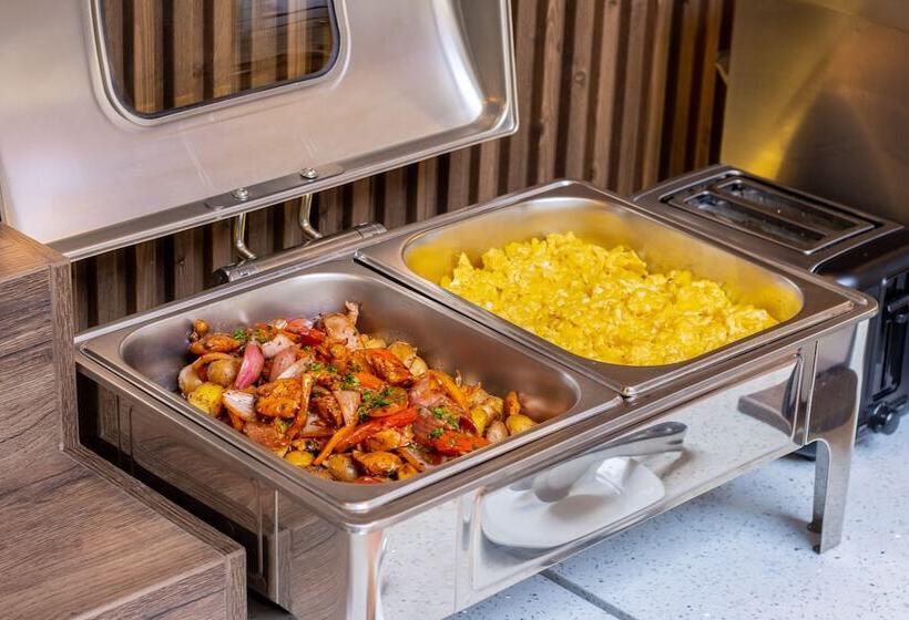 هتل El Portal Del Marques