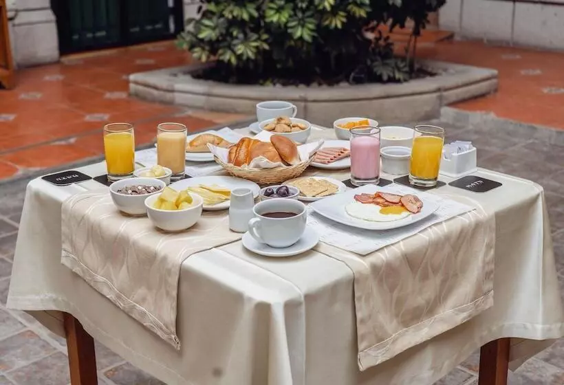 هتل El Portal Del Marques