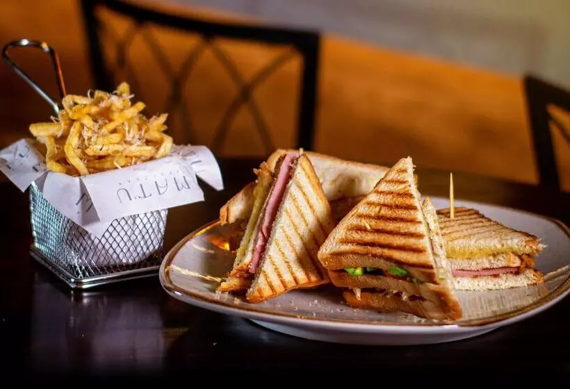 هتل El Portal Del Marques