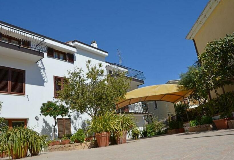 بنسيون Anemone Guest House