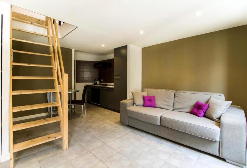 Florella Achard Residence