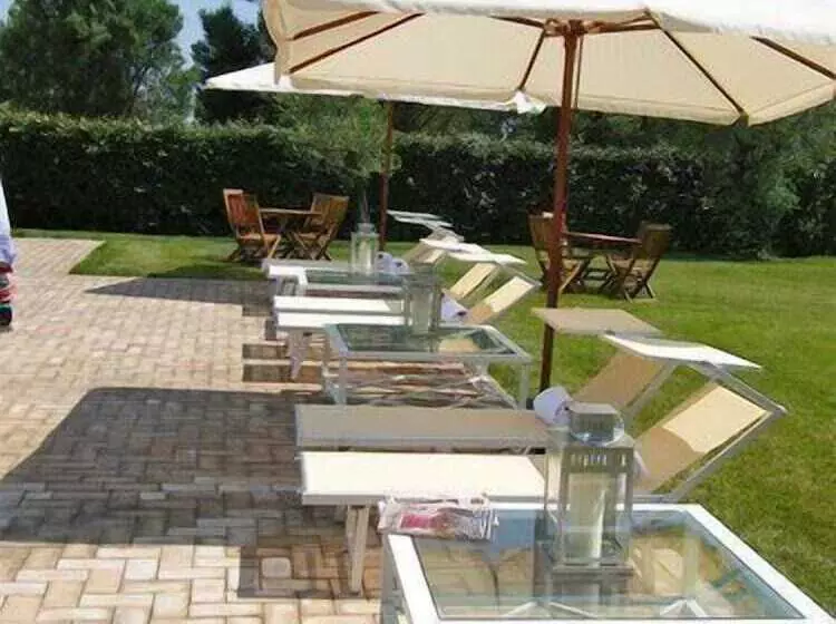 簡易ホテル Casale Di Tormaggiore Villa And Country Suites