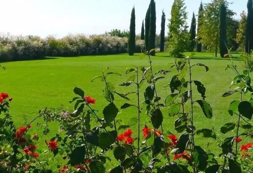 簡易ホテル Casale Di Tormaggiore Villa And Country Suites