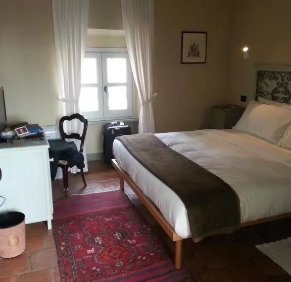 Отель Antico Borgo