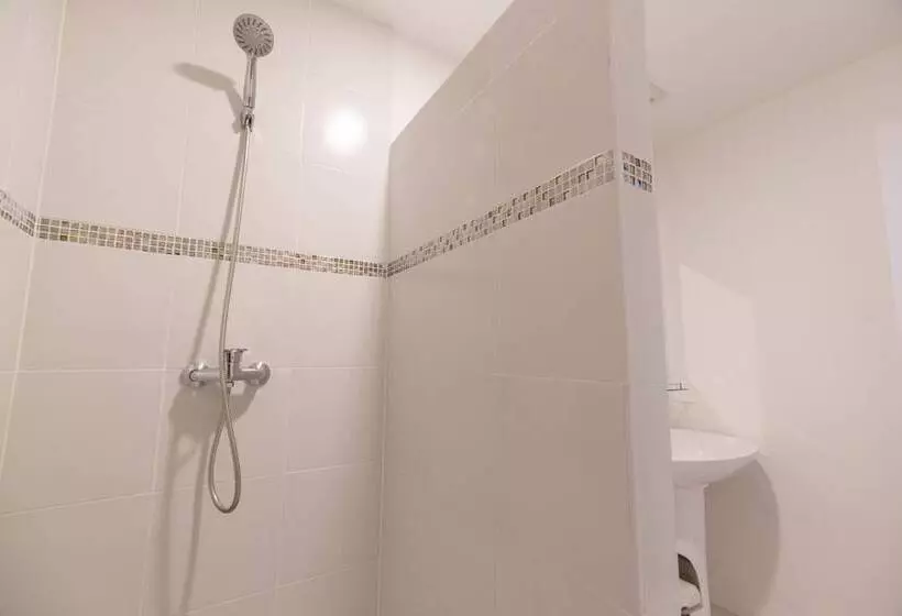 Hotel Crystal Bay Beach Resort