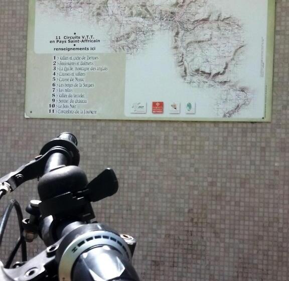 هتل Hôtel Cap Vert En Aveyron