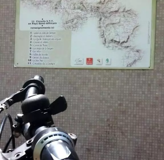 هتل Hôtel Cap Vert En Aveyron