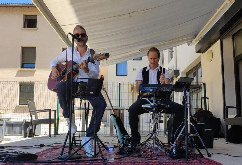 هتل Hôtel Cap Vert En Aveyron