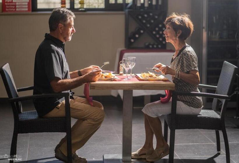 هتل Hôtel Cap Vert En Aveyron