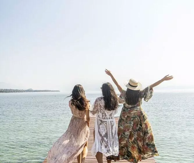 Отель Splendido Bay Luxury Spa Resort