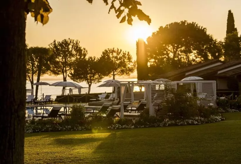 Отель Splendido Bay Luxury Spa Resort